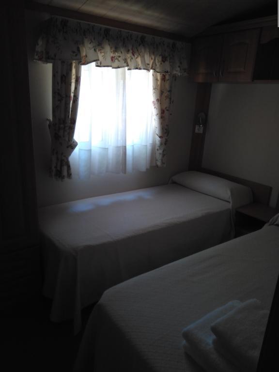 Camping Fuentes Blancas Burgos Exterior foto